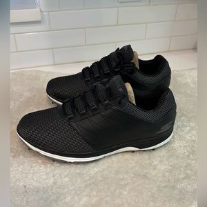 DIFFERENT SIZE men’s golf shoe set. *BRAND NEW*